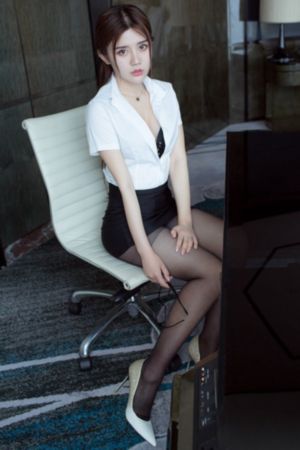 佳柔和院长公的第一次主演是谁_720在线手机播放