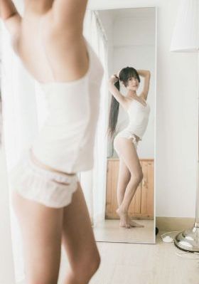 不系红扣的女孩完整版_720在线播放